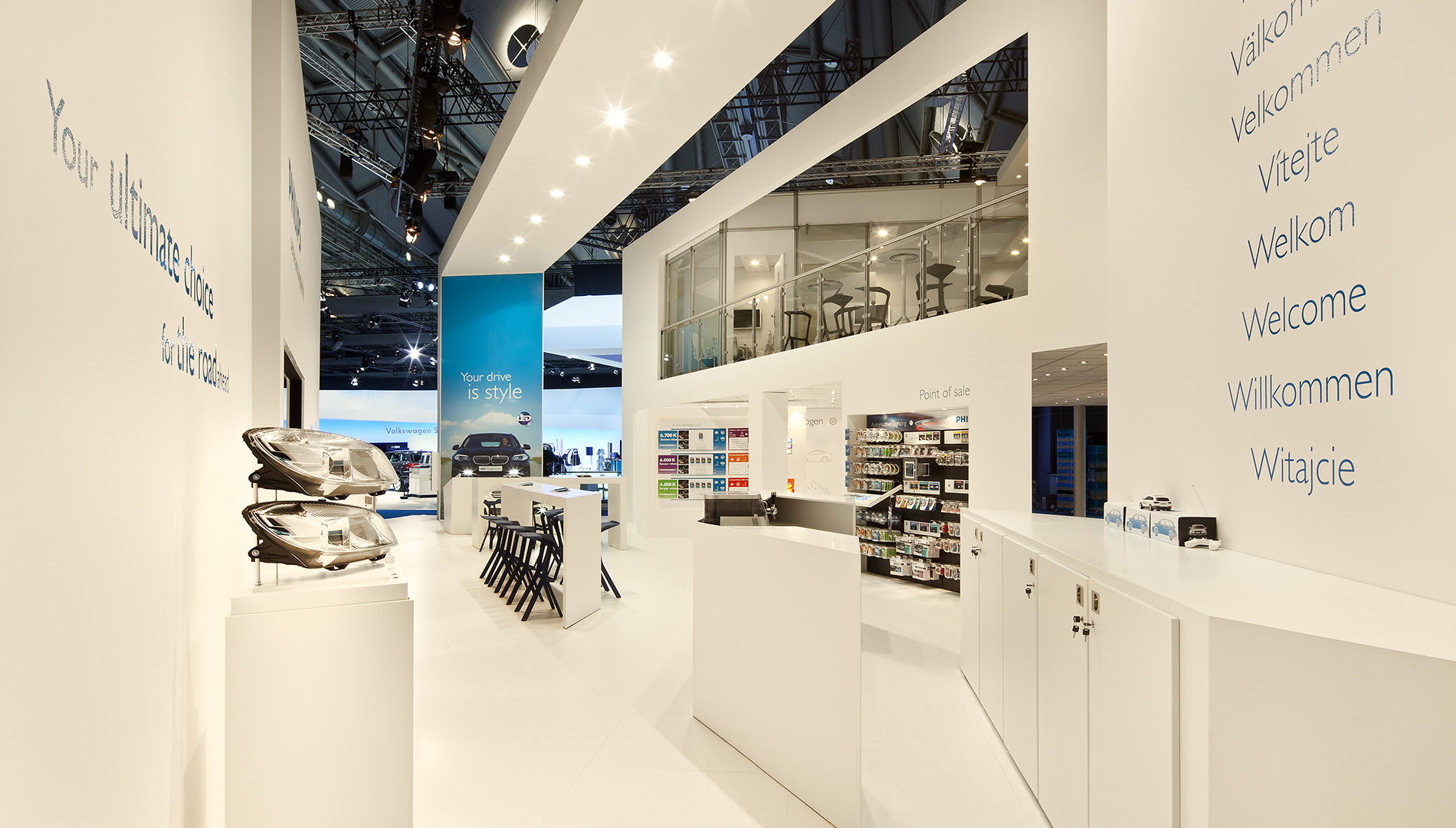 Messe Design Live Kommunikation Frankfurt Philips Automotive Lighting Messestand Theke Going Places EventLabs